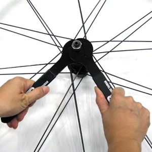 Super B TB-8654 Hub cone wrench Wheel Hub Cone Spanner For 19mm slide edge for easier move of the wrenches into the cone
Super B TB-8654 Hub cone wrench Wheel Hub Cone Spanner For 19mm slide edge for easier move of the wrenches into the cone