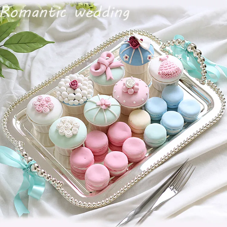 10pcs/lot Romantic Wedding Rectangular Metal Tray Flower Carving Cake Stand Cake Racks for Wedding Party Event Usage
10pcs/lot Romantic Wedding Rectangular Metal Tray Flower Carving Cake Stand Cake Racks for Wedding Party Event Usage