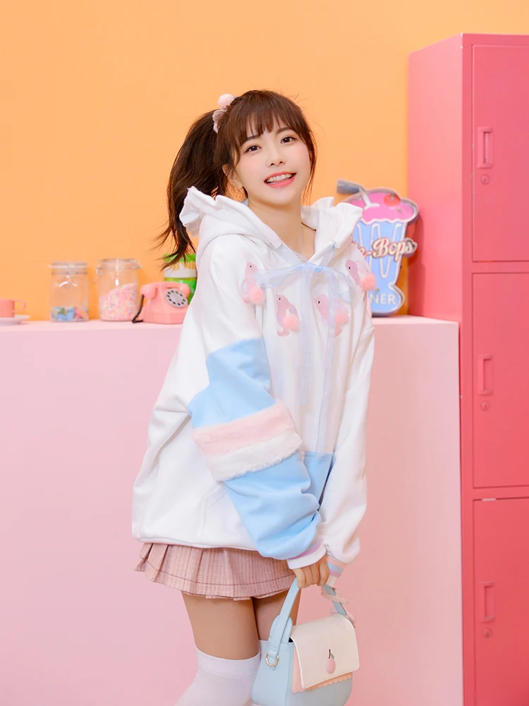 Princess sweet lolita Hoodies Winter sweet Academy wind Colorful Hair Stitching Rabbit Embroidery bow tie Loose hoodies VC267
Princess sweet lolita Hoodies Winter sweet Academy wind Colorful Hair Stitching Rabbit Embroidery bow tie Loose hoodies VC267