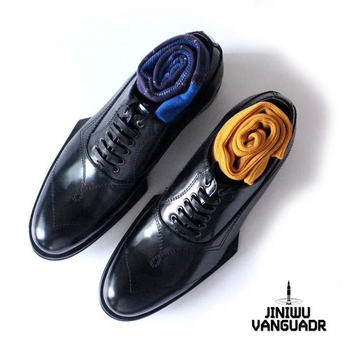 Classic black lace up oxfords for men retro real genuine leather flats shoes men top quality men oxford party shoe
Classic black lace up oxfords for men retro real genuine leather flats shoes men top quality men oxford party shoe