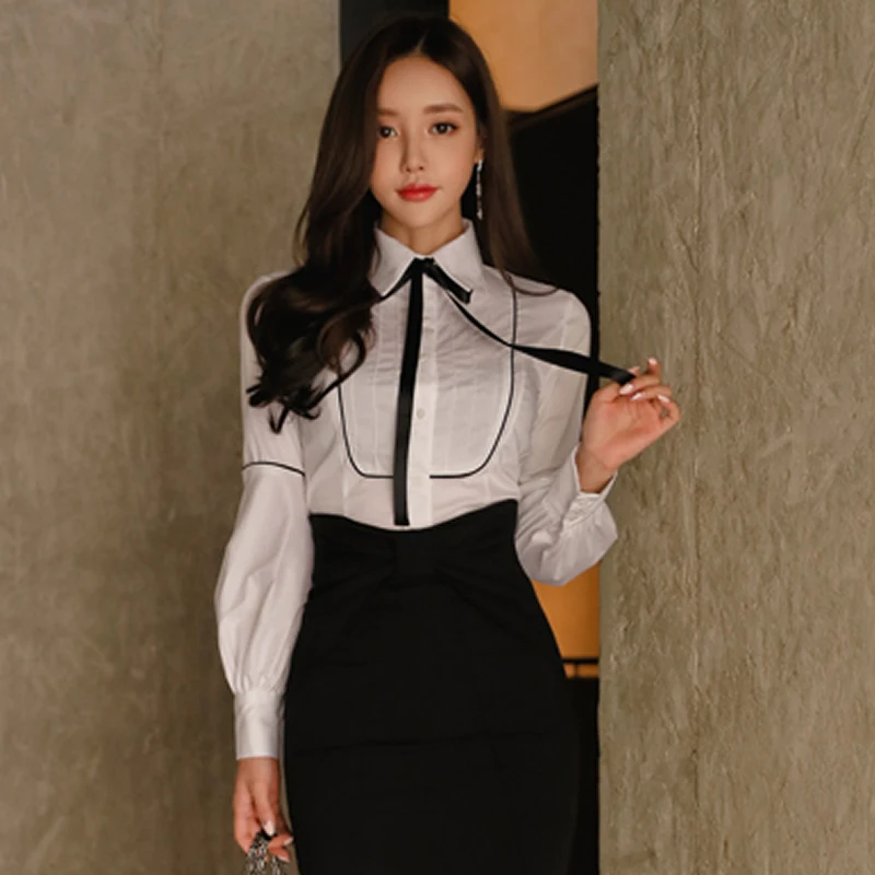 2018 New Spring Office Bow Tie Blouse Women Lantern Sleeve White Button Necktie Shirts Female Elegant Work Shirt Casual Tops
2018 New Spring Office Bow Tie Blouse Women Lantern Sleeve White Button Necktie Shirts Female Elegant Work Shirt Casual Tops