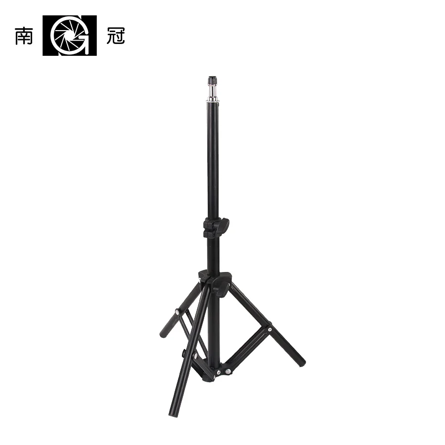 Nanguang NG-L60 Lighting Stand Super affordable all-rounder lighting stand 5kg max load 35cm min height 60cm max height
Nanguang NG-L60 Lighting Stand Super affordable all-rounder lighting stand 5kg max load 35cm min height 60cm max height
