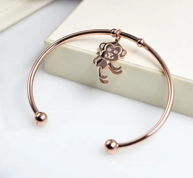 YUN RUO New Arrival Hot Sell Lucky Monkey Bangle 316L Titanium Steel Rose Gold Color Birthday Gift Woman Jewelry Free Shipping
YUN RUO New Arrival Hot Sell Lucky Monkey Bangle 316L Titanium Steel Rose Gold Color Birthday Gift Woman Jewelry Free Shipping