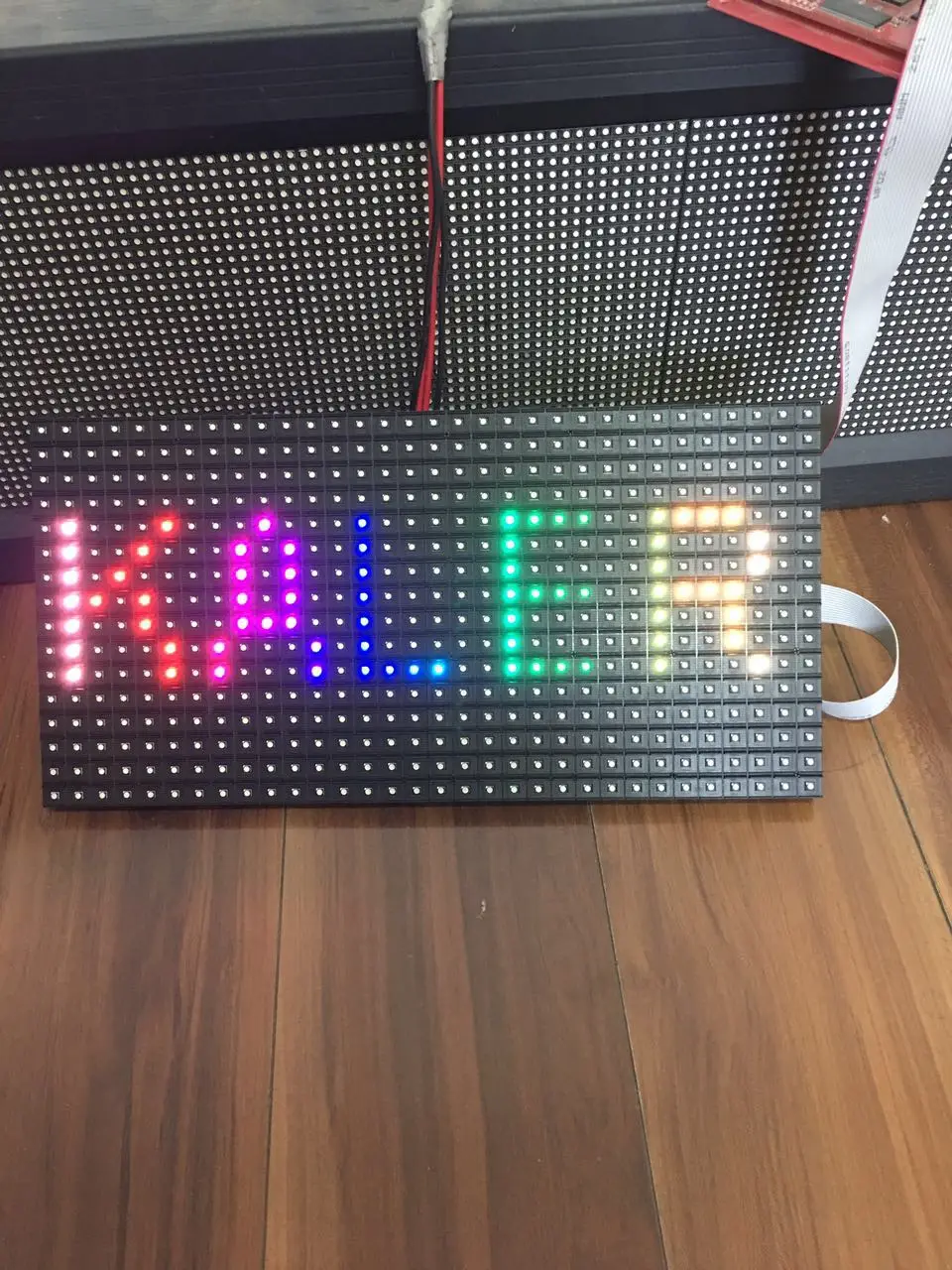 Уличный 320*160 мм 32*16 пикселей kaler 3 в 1 SMD 1/4 сканер RGB P10 Полноцветный фотографический светодиодный дисплей для рекламы
Уличный 320*160 мм 32*16 пикселей kaler 3 в 1 SMD 1/4 сканер RGB P10 Полноцветный фотографический светодиодный дисплей для рекламы