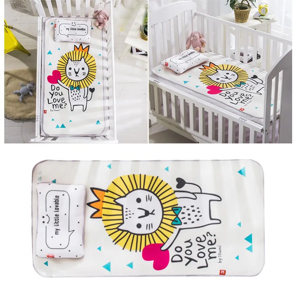 Детский ледяной Шелковый коврик с подушкой, набор, дышащий, впитывающий воду, детский коврик для детского сада, милая мультяшная кроватка
Детский ледяной Шелковый коврик с подушкой, набор, дышащий, впитывающий воду, детский коврик для детского сада, милая мультяшная кроватка