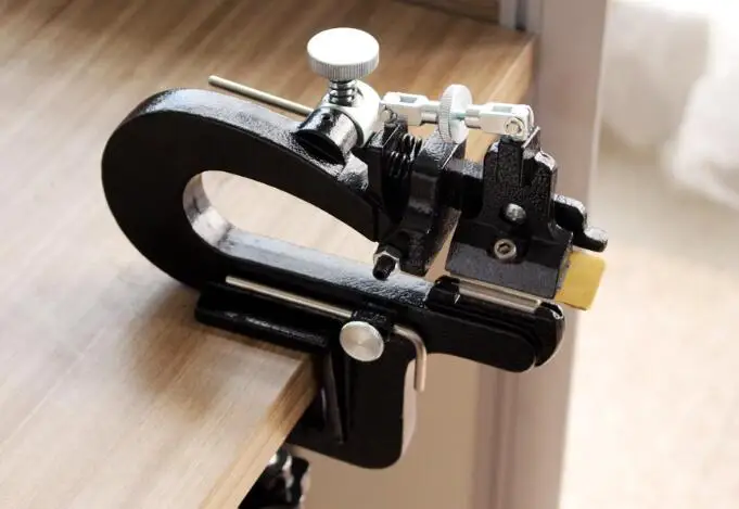 High Quality DIY Manual leather skiver Leather Paring Machine Leather splitter
High Quality DIY Manual leather skiver Leather Paring Machine Leather splitter
