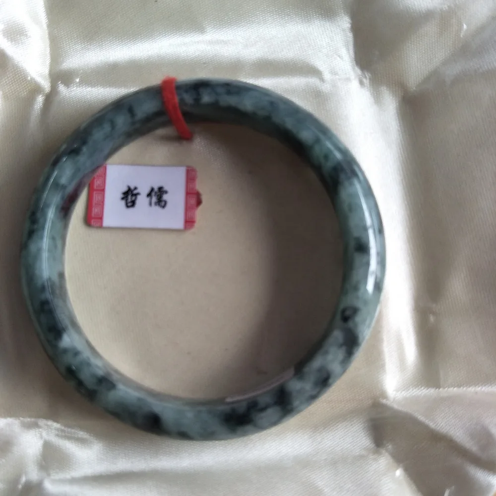 Free A certificate Natural jade bracelet Natural dark green two-color 54-62mm princess bracelet Boutique jewelry gift
Free A certificate Natural jade bracelet Natural dark green two-color 54-62mm princess bracelet Boutique jewelry gift