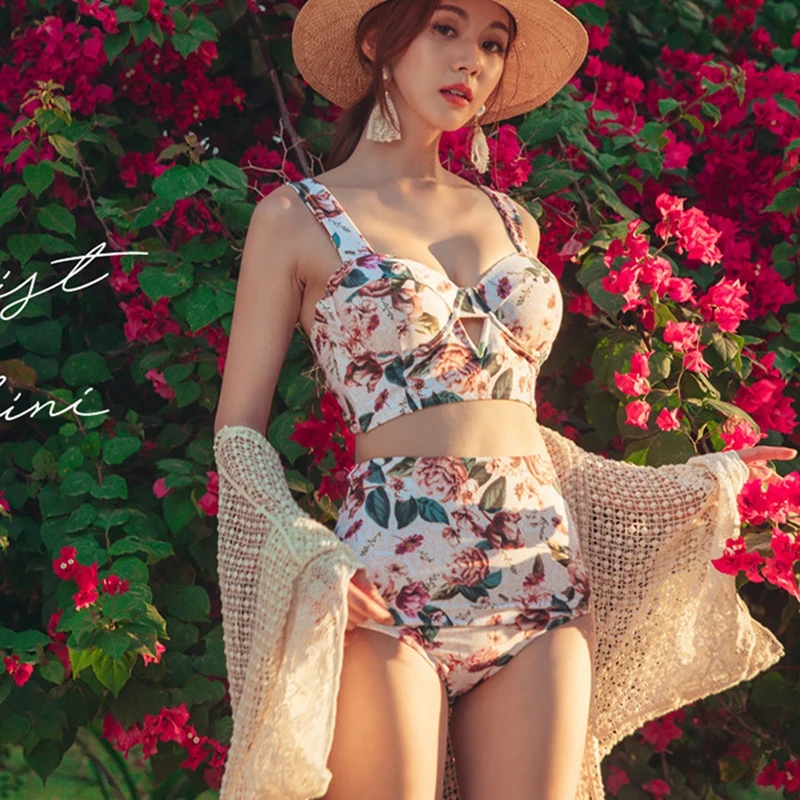 New swimwear women's net red floral small fresh steel plate gathers slim bikini skirt three-piece Women
New swimwear women's net red floral small fresh steel plate gathers slim bikini skirt three-piece Women