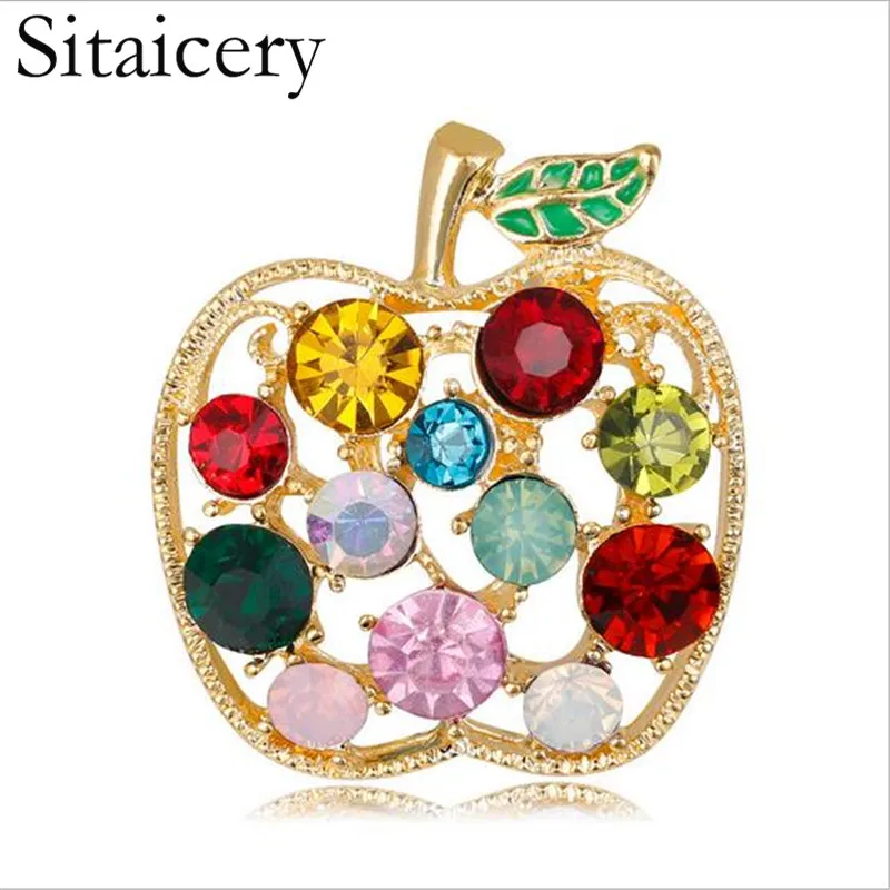 Sitaicery Full Rhinestone Apple Brooches For Women Shinnig Summer Brooch Pin Dress Coat Hat Broches Luxury Bijouterie Jewelry
Sitaicery Full Rhinestone Apple Brooches For Women Shinnig Summer Brooch Pin Dress Coat Hat Broches Luxury Bijouterie Jewelry