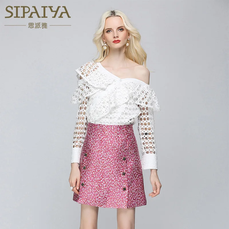 New summer Europe hollow inclined shoulder jacket female sexy Strapless Ruffle irregular long sleeved shirt
New summer Europe hollow inclined shoulder jacket female sexy Strapless Ruffle irregular long sleeved shirt