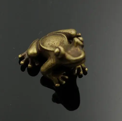 Chinese Brass Carving Frog Hanging Cartoon Frog Prince Hanging DIY Car Key Buckle Pendant Animal Statue
Chinese Brass Carving Frog Hanging Cartoon Frog Prince Hanging DIY Car Key Buckle Pendant Animal Statue
