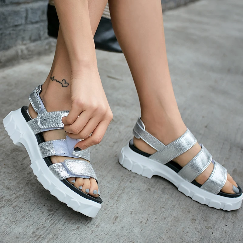 ISNOM Genuine Leather Sandals Women Open Toe Footwear Fashion Casual Sandals Shoes Female Platform Shoes Woman Summer 2019 New
ISNOM Genuine Leather Sandals Women Open Toe Footwear Fashion Casual Sandals Shoes Female Platform Shoes Woman Summer 2019 New
