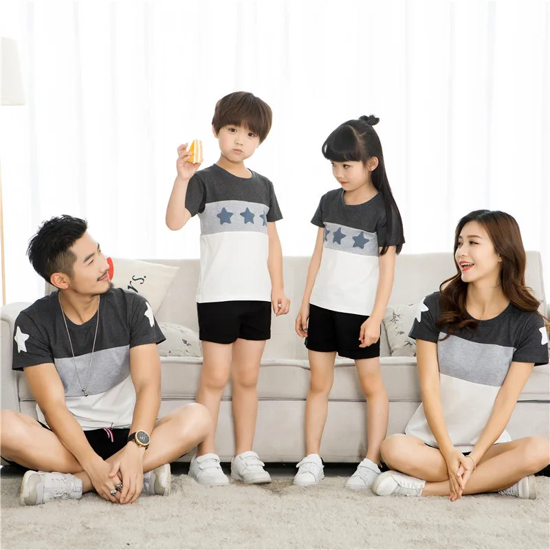 Mommy And Me Clothes Big Dister Father Son Mother And Daughter Matching Clothing Family Look Summer Fashion T-shirt Short Sleeve
Mommy And Me Clothes Big Dister Father Son Mother And Daughter Matching Clothing Family Look Summer Fashion T-shirt Short Sleeve