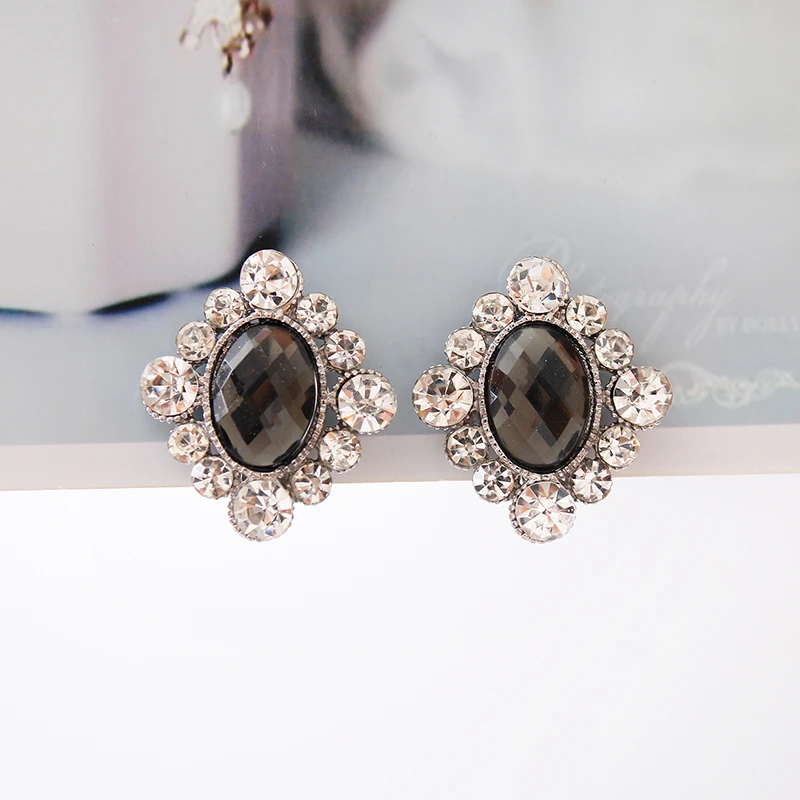 Earrings factory is the latest design for women's elegant geometric ear jewelry crystal jewelry Christmas present
Earrings factory is the latest design for women's elegant geometric ear jewelry crystal jewelry Christmas present