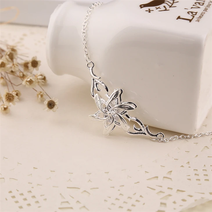 Elves Galadriel Queen Necklace Flower Silver Color Cubic Zirconia Crystal Pendant Fashion Movie Jewelry Women Cosplay Wholesale
Elves Galadriel Queen Necklace Flower Silver Color Cubic Zirconia Crystal Pendant Fashion Movie Jewelry Women Cosplay Wholesale