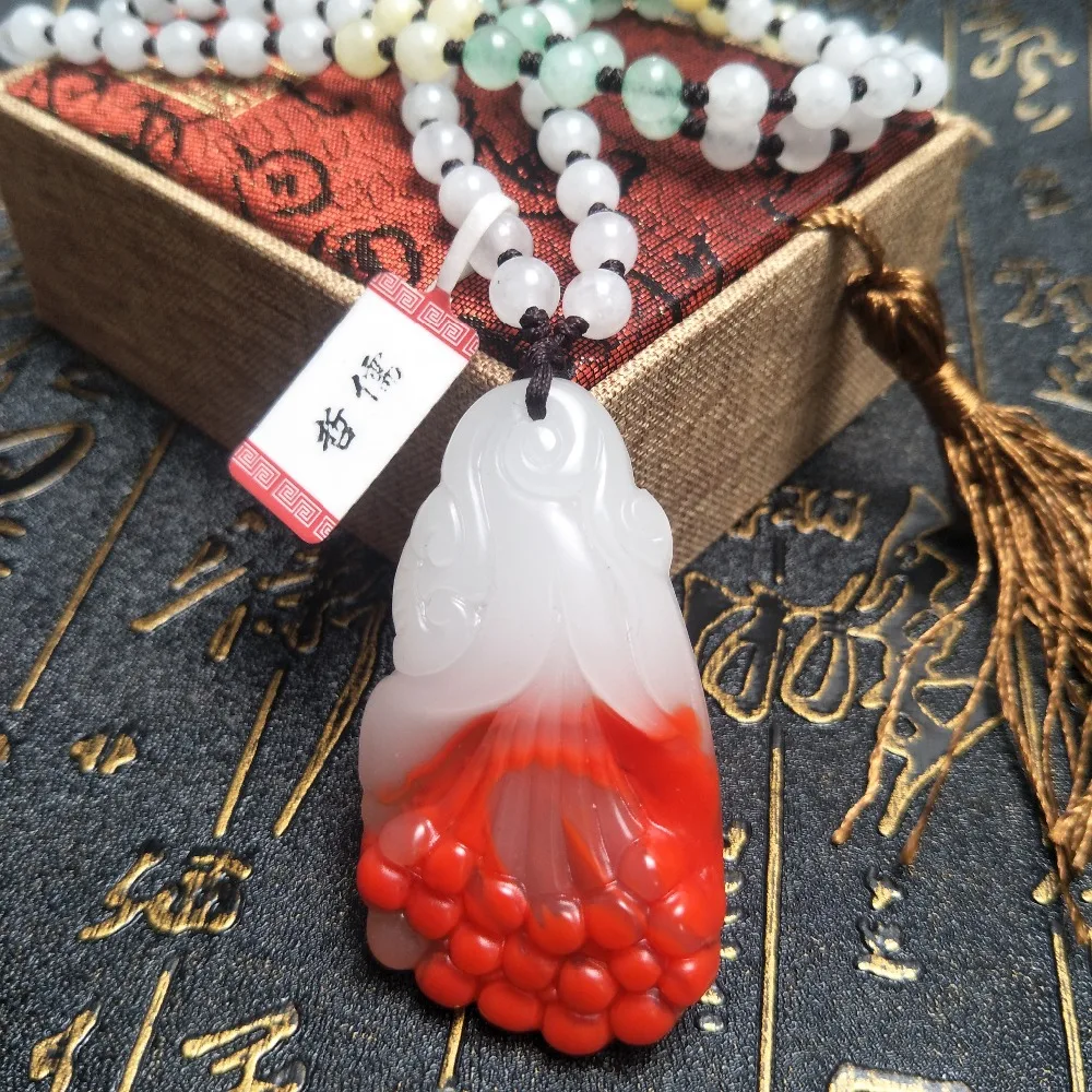 Send A-level national certificate Natural chicken blood jade orchid pendant Three color ice bottom jade beads pendant chain
Send A-level national certificate Natural chicken blood jade orchid pendant Three color ice bottom jade beads pendant chain