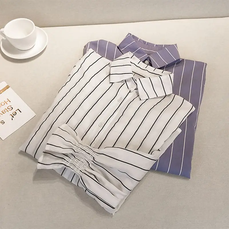 Women Vintage Shirt Autumn Summer Striped Turn-down Collar Shirts Ruffles Female Loose Flare Sleeve Blouse Classic Style
Women Vintage Shirt Autumn Summer Striped Turn-down Collar Shirts Ruffles Female Loose Flare Sleeve Blouse Classic Style