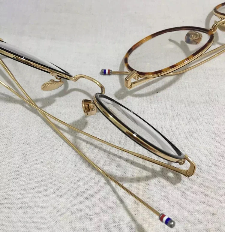 High quality eyeglasses frames TB905 men women Vintage prescription eyewear frames Round Reading glasses with box
High quality eyeglasses frames TB905 men women Vintage prescription eyewear frames Round Reading glasses with box