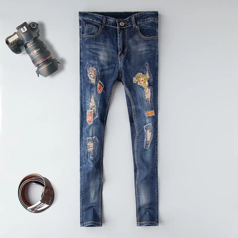 2019 New Fake Designer Clothes Skinny Jeans Men Embroidery Elastic Straight Destroyed Casual Printed Trousers Denim Full Length
2019 New Fake Designer Clothes Skinny Jeans Men Embroidery Elastic Straight Destroyed Casual Printed Trousers Denim Full Length