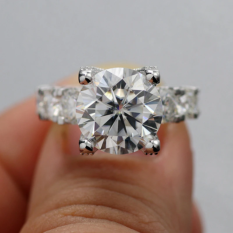 1CT Au750 18K White Gold DF Color 4Prong Round Brilliant Cut Moissanite Ring Fashion Engagement Ring Wedding Ring For Women
1CT Au750 18K White Gold DF Color 4Prong Round Brilliant Cut Moissanite Ring Fashion Engagement Ring Wedding Ring For Women