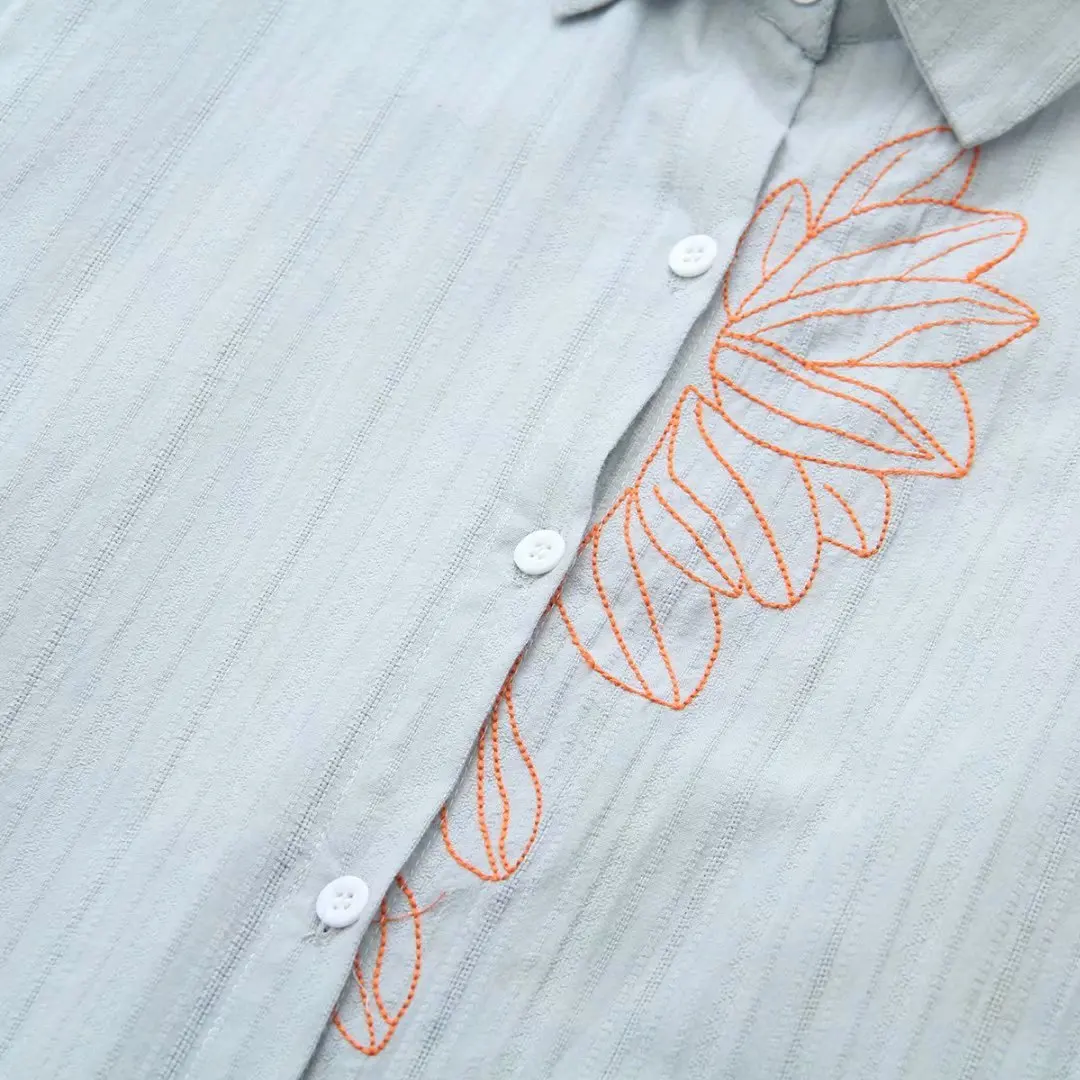 Women Spring Chic Long Shirts Loose Cotton Linen Leaf Embroidery Long Sleeve Turn-down Collar Blouse Shirt Female Casual Tops
Women Spring Chic Long Shirts Loose Cotton Linen Leaf Embroidery Long Sleeve Turn-down Collar Blouse Shirt Female Casual Tops