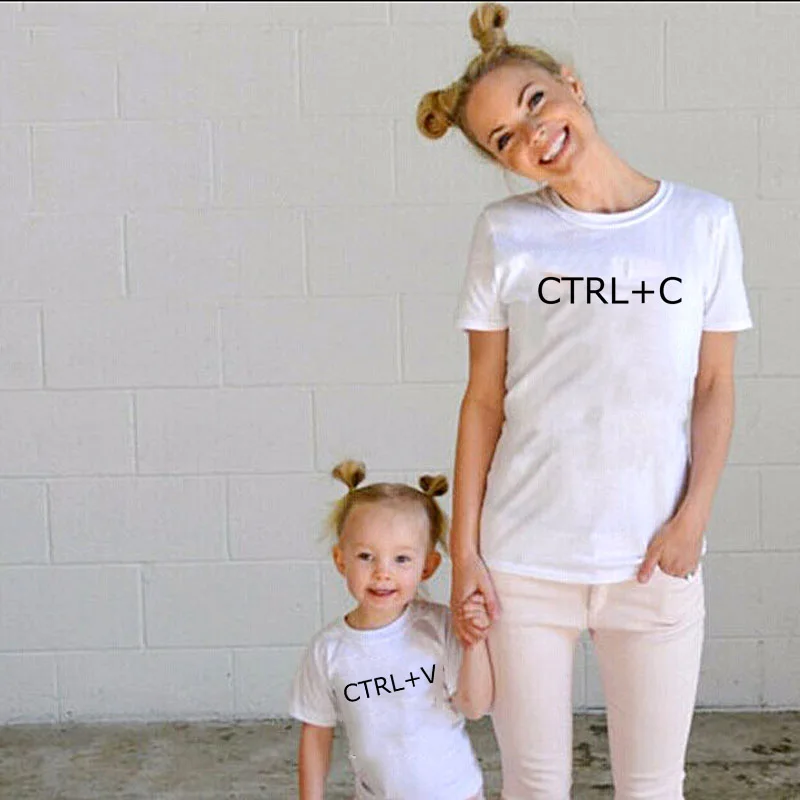 1pcs Ctrl+C and Ctrl+V Printed Matching Mom T-shirt Baby Bodysuit Perfect Gift for Mother's Day Separate Purchase Family Clothes
1pcs Ctrl+C and Ctrl+V Printed Matching Mom T-shirt Baby Bodysuit Perfect Gift for Mother's Day Separate Purchase Family Clothes