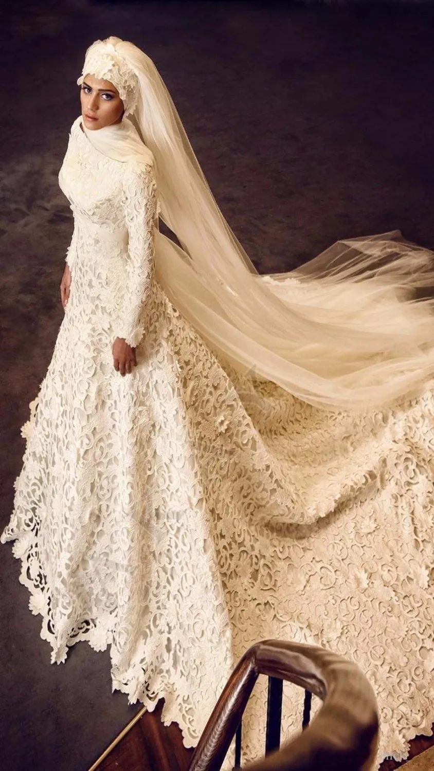 Extremely Luxury Arabic Muslim Wedding Dresses Long Sleeves Lace Wedding Gown Zipper Back Vestido de noiva with a long Veil
Extremely Luxury Arabic Muslim Wedding Dresses Long Sleeves Lace Wedding Gown Zipper Back Vestido de noiva with a long Veil