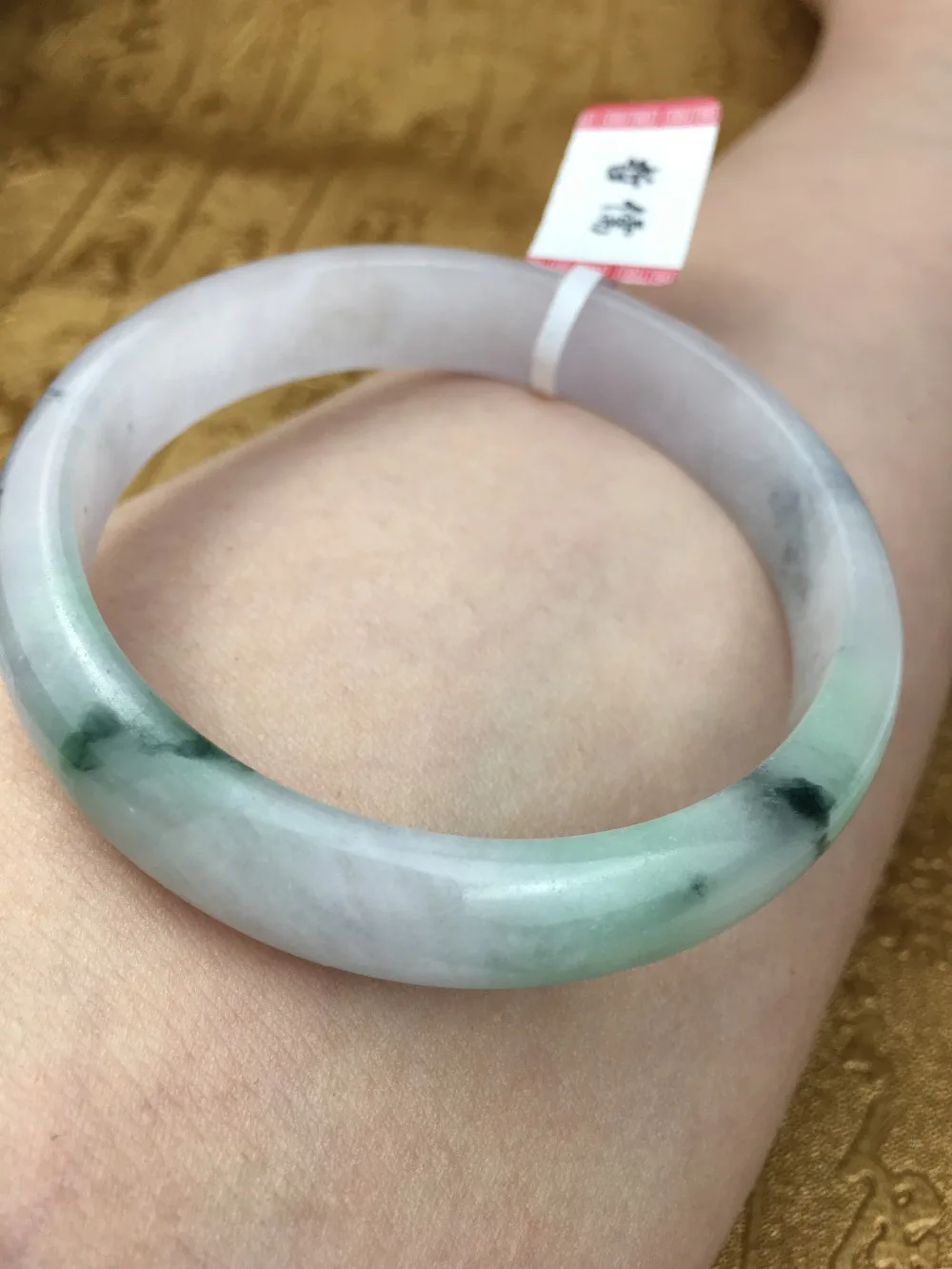 Send A certificate natural Jadeite bracelet Natural light purple two-color 54-61mm bracelet Jewelry gift
Send A certificate natural Jadeite bracelet Natural light purple two-color 54-61mm bracelet Jewelry gift