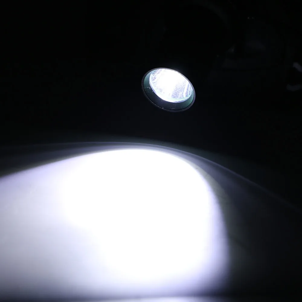 T6 Chips Adjustable Headlight 90 Degrees Aluminum Alloy White Flashlight 3 Working Modes Lamp Using 2 x 18650 batteries
T6 Chips Adjustable Headlight 90 Degrees Aluminum Alloy White Flashlight 3 Working Modes Lamp Using 2 x 18650 batteries