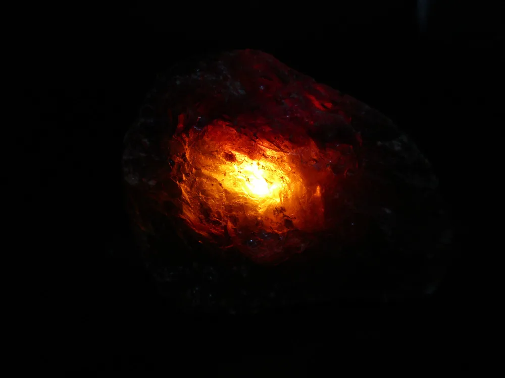 Natural Red Blood Amber Minerals Stones Perot Blood Crystal Rock Specimens Mellite Noneystone Processing of Raw Material
Natural Red Blood Amber Minerals Stones Perot Blood Crystal Rock Specimens Mellite Noneystone Processing of Raw Material