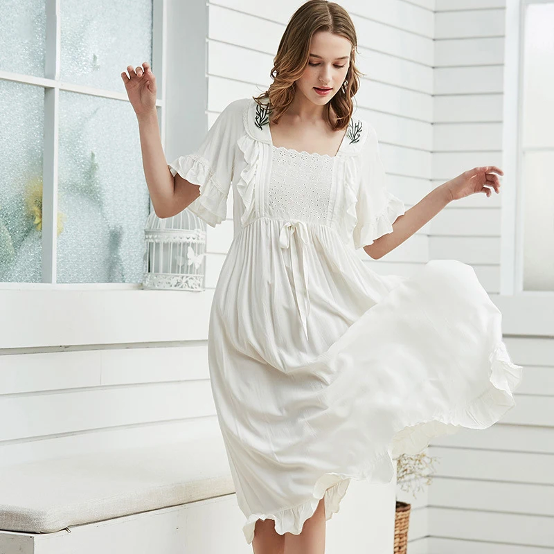 Woman Nightgowns Summer White Sweet Cute Princess Half Sleeve Nightdress Medium And Long Section Sleepwear Female D180430
Woman Nightgowns Summer White Sweet Cute Princess Half Sleeve Nightdress Medium And Long Section Sleepwear Female D180430