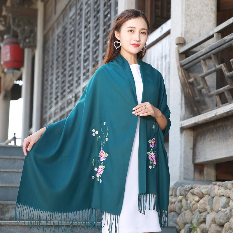 Dark green Embroidery flower Shawl Women Pashmina Warm Scarves Autumn Winter Fashion New female large tassel scarf
Dark green Embroidery flower Shawl Women Pashmina Warm Scarves Autumn Winter Fashion New female large tassel scarf