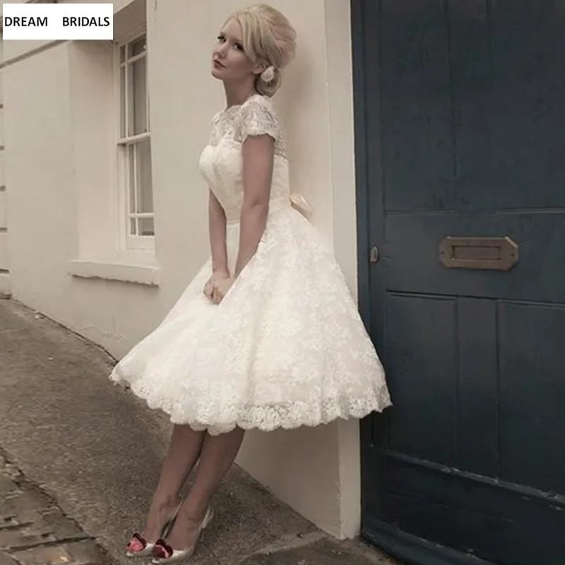 Short Lace Wedding Dresses Knee-Length Short Sleeves Vestido De Noiva Louisvuigon Bridal Gown Casamento
Short Lace Wedding Dresses Knee-Length Short Sleeves Vestido De Noiva Louisvuigon Bridal Gown Casamento