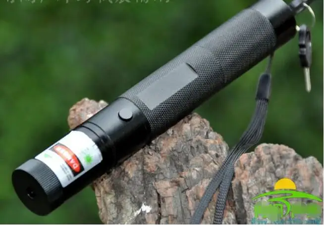High power Military 200w 200000M 532nm Green Laser Pointers Flashlight Light Burning Beam match,Burn cigarettes Lazer Hunting
High power Military 200w 200000M 532nm Green Laser Pointers Flashlight Light Burning Beam match,Burn cigarettes Lazer Hunting