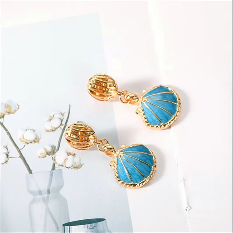 2021 new summer beach new sea shell earrings female multicolor fashion metal shell shell pendant earrings jewelry 
2021 new summer beach new sea shell earrings female multicolor fashion metal shell shell pendant earrings jewelry