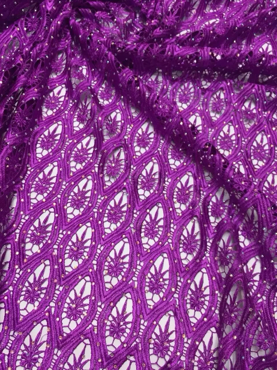 Purple african cord lace fabric high quality guipure lace fabric new design with stones lace fabric for dress for wedding K-R482
Purple african cord lace fabric high quality guipure lace fabric new design with stones lace fabric for dress for wedding K-R482