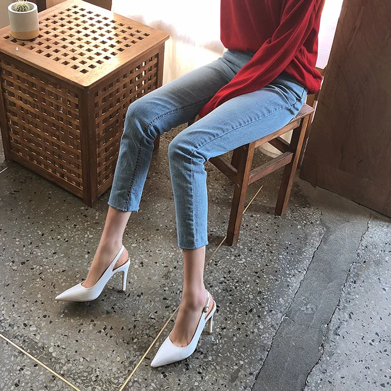 High heels summer 2019 new Pointed white stiletto Wild wedding shoes Bridesmaid shoes Female small code shoes
High heels summer 2019 new Pointed white stiletto Wild wedding shoes Bridesmaid shoes Female small code shoes