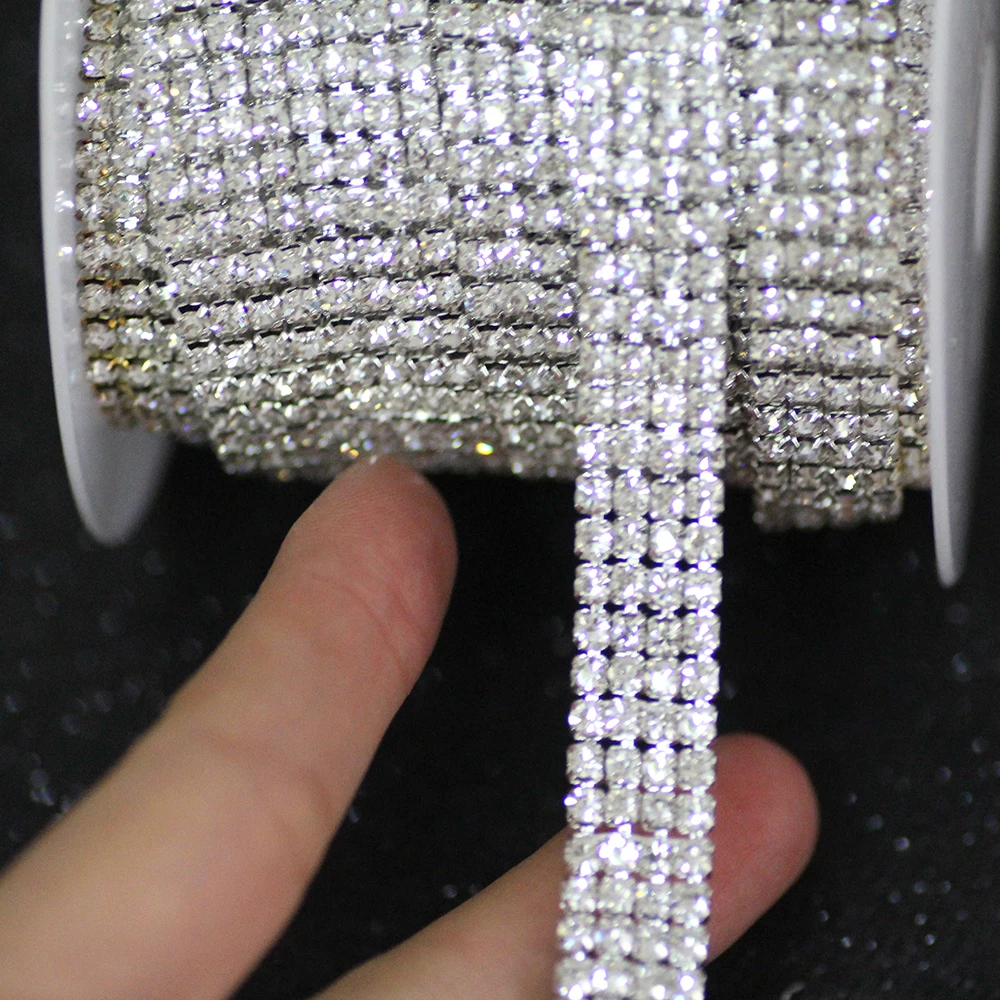 4 rows 12mm crystal Rhinestone cup chain Glass White Flatback rhinestone trim sew on rhinestone for Dress Clothing Decoration
4 rows 12mm crystal Rhinestone cup chain Glass White Flatback rhinestone trim sew on rhinestone for Dress Clothing Decoration