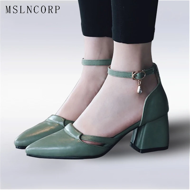 Plus Size 34-47 New women sandals summer pointed toe shoes ladies shallow ankle strap thick heel office Pumps shoes high quality
Plus Size 34-47 New women sandals summer pointed toe shoes ladies shallow ankle strap thick heel office Pumps shoes high quality