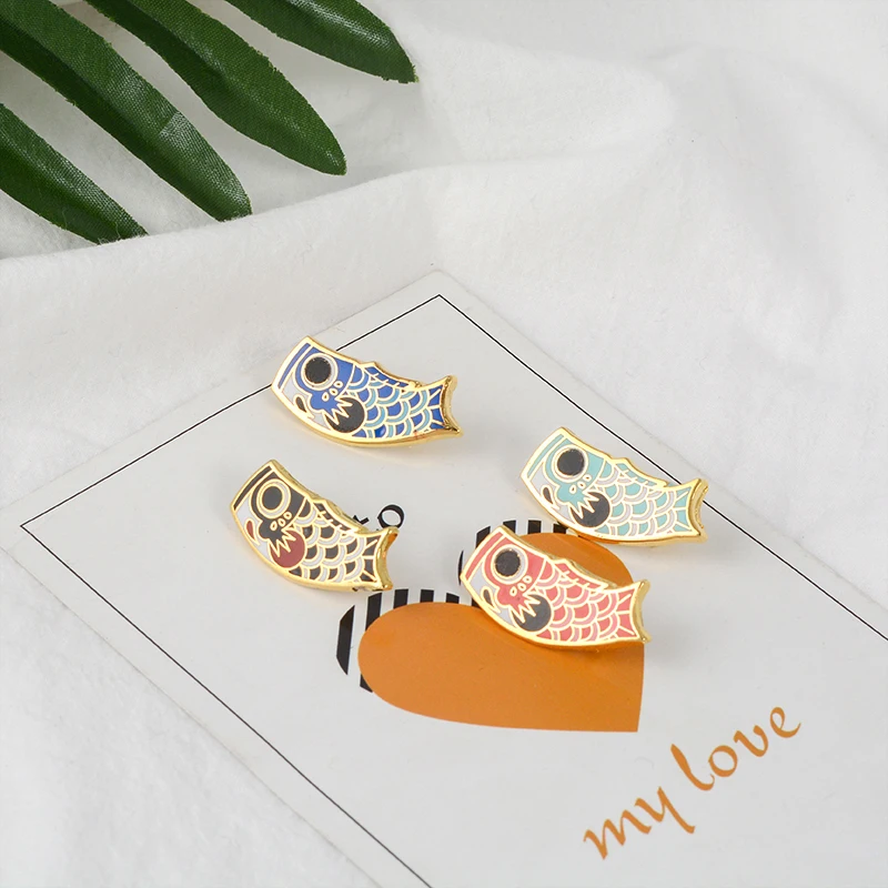 Одежда с рисунком рыбки на флаг брошь Карп японский Koi мягкая эмаль Pin Свитер