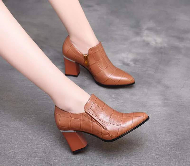 KNCOKAR 2018 Spring and autumn new women's casual chic elegant atmosphere pointed head real leather and deep mouth single shoes
KNCOKAR 2018 Spring and autumn new women's casual chic elegant atmosphere pointed head real leather and deep mouth single shoes