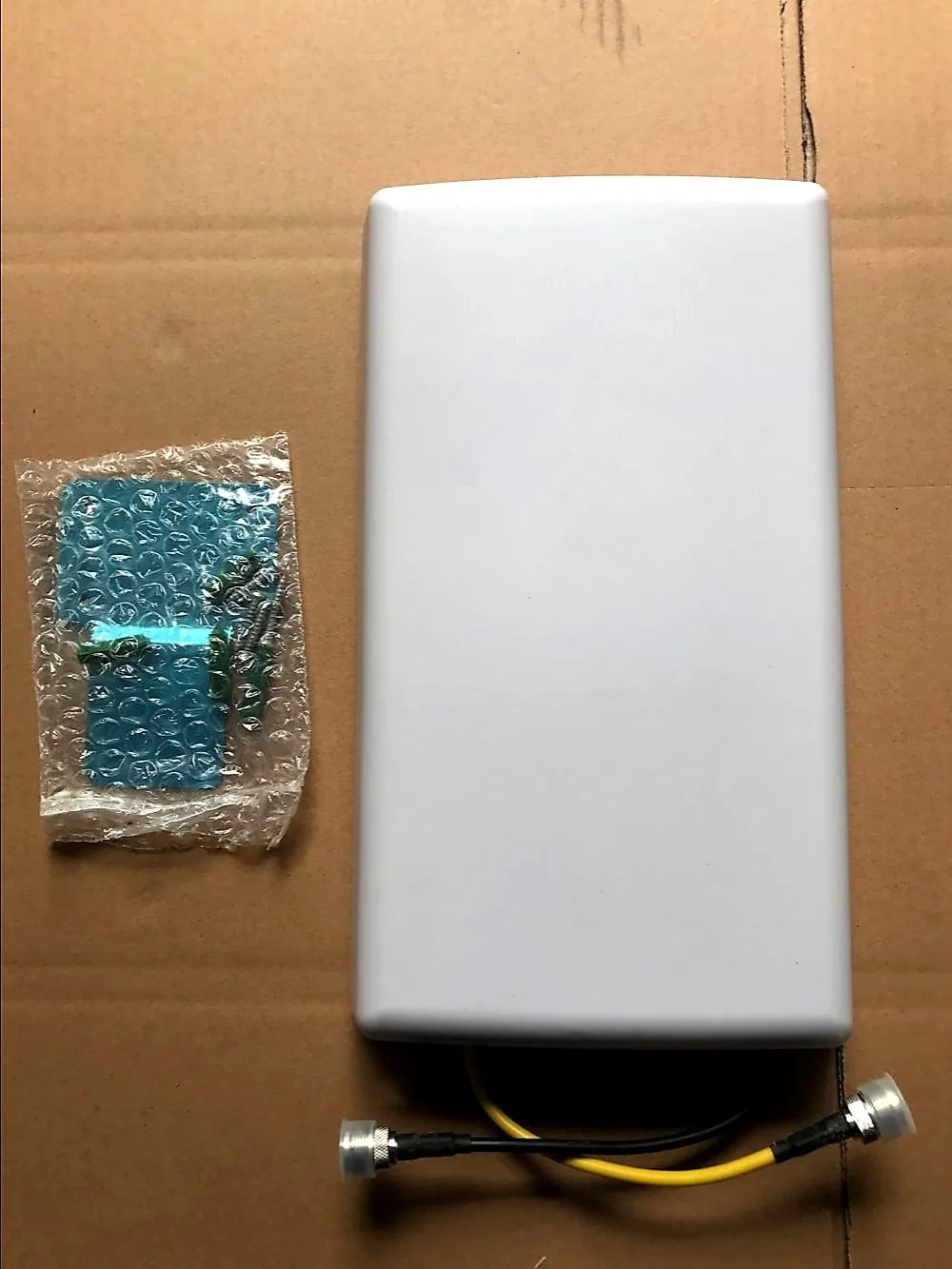Комнатная панельная антенна Mimo 3G 4G LTE 2x2, 880-2700 МГц, широкополосная панельная антенна MIMO
Комнатная панельная антенна Mimo 3G 4G LTE 2x2, 880-2700 МГц, широкополосная панельная антенна MIMO