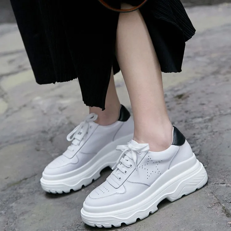 2019 New Designer Cow Leather Flat white Shoes Female Platform Sneakers Women Tenis Feminino Casual Female Shoes Woman Flats
2019 New Designer Cow Leather Flat white Shoes Female Platform Sneakers Women Tenis Feminino Casual Female Shoes Woman Flats