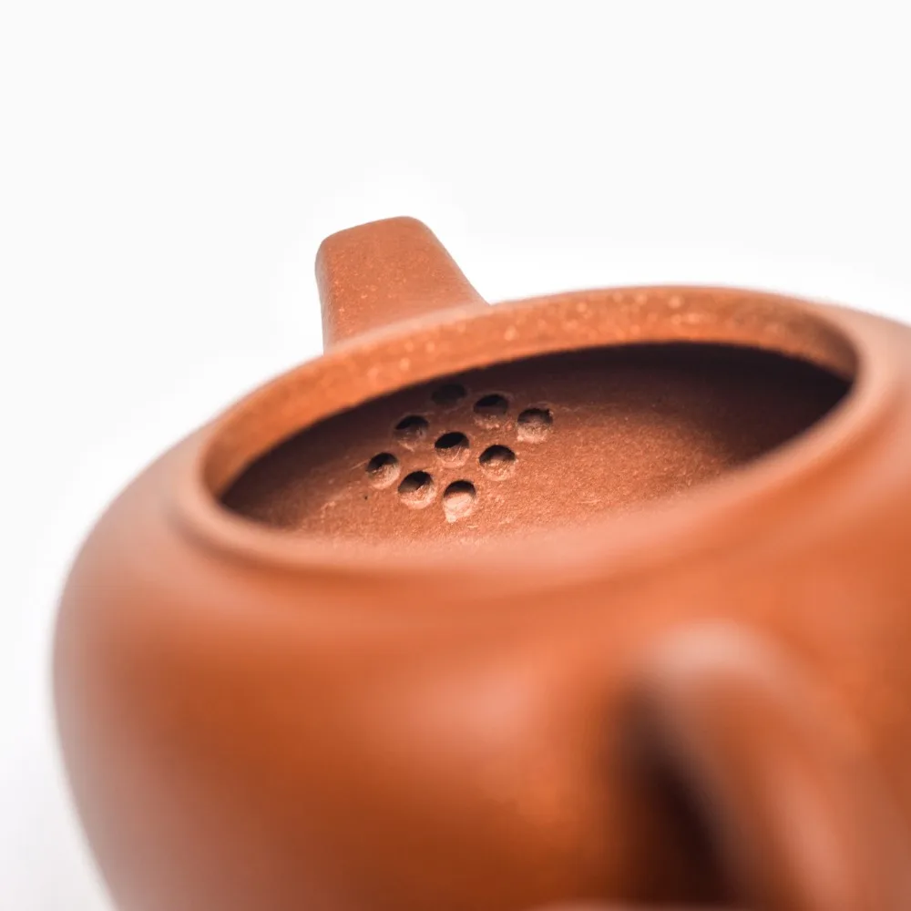 230ml Purple clay tea pot special wholesale Yixing original famous master pure handmade Foyuan teapot genuine Kung Fu tea kettle
230ml Purple clay tea pot special wholesale Yixing original famous master pure handmade Foyuan teapot genuine Kung Fu tea kettle