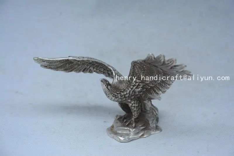 Very rare Qing Dynasty (QianLong1711-1799)silver Flying Eagle statue,with mark,Decoration,Free shipping
Very rare Qing Dynasty (QianLong1711-1799)silver Flying Eagle statue,with mark,Decoration,Free shipping
