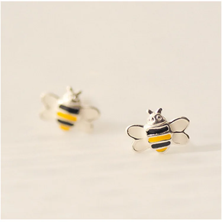 Daisies New Pure 925 Sterling Silver Jewelry Bee Earrings Sweet Cute Animal Stud Earrings For Women pendientes de plata
Daisies New Pure 925 Sterling Silver Jewelry Bee Earrings Sweet Cute Animal Stud Earrings For Women pendientes de plata