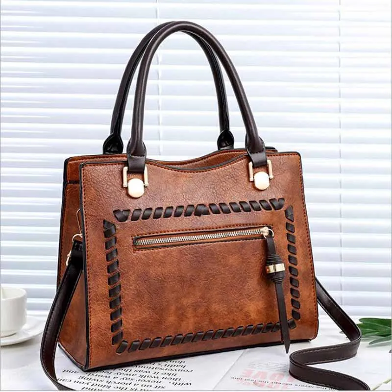 Brand Fashion Designer Shoulder Fringe Bags for Women 2018 Winter Leather Ladies Retro Large Casual Totes Tassel Female Handbags
Brand Fashion Designer Shoulder Fringe Bags for Women 2018 Winter Leather Ladies Retro Large Casual Totes Tassel Female Handbags