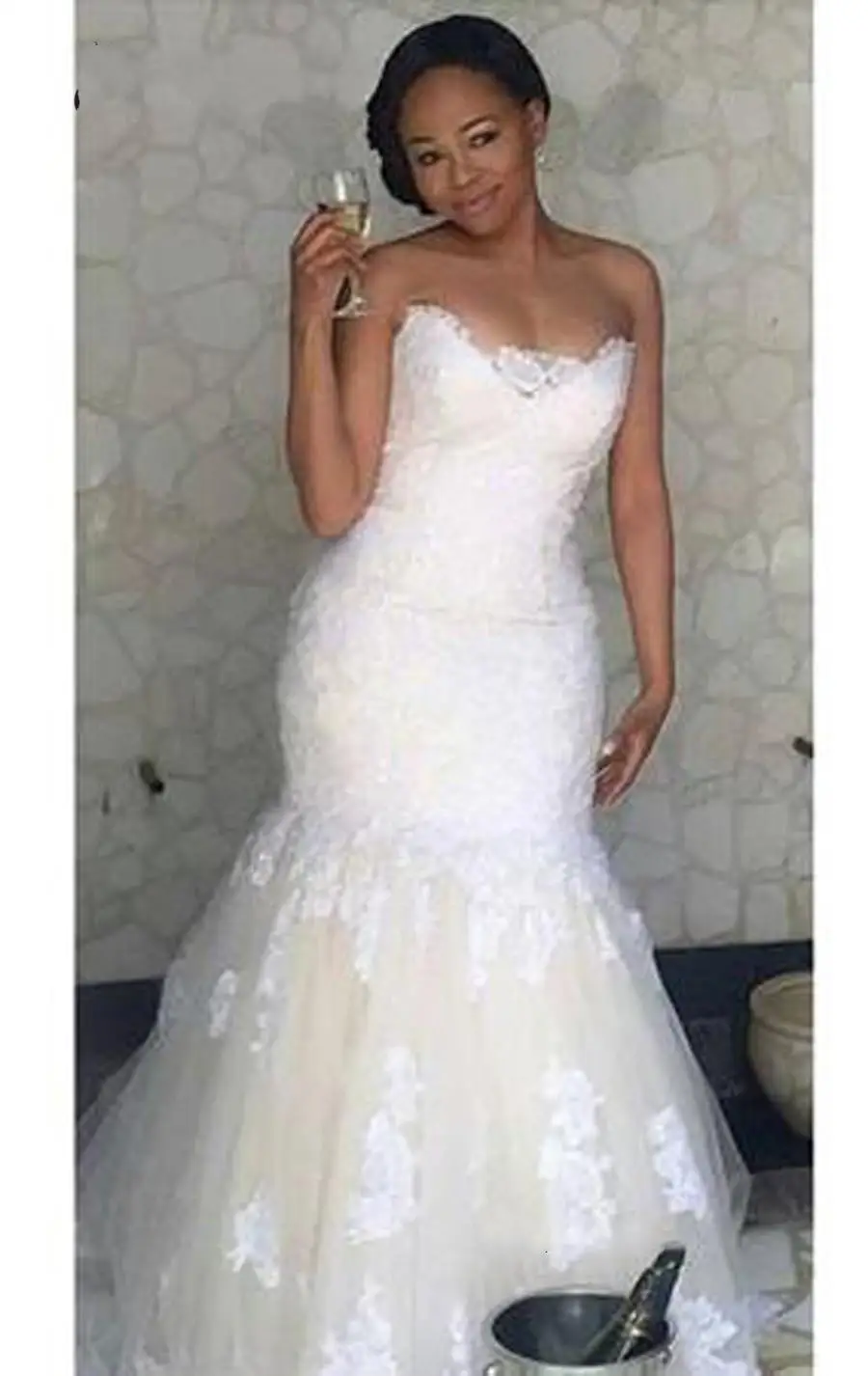 Stuning Strapless Lace Appliques Mermaid Wedding Dresses Sweep Train Lace uP Back Robe De Mariage Bridal Gown
Stuning Strapless Lace Appliques Mermaid Wedding Dresses Sweep Train Lace uP Back Robe De Mariage Bridal Gown
