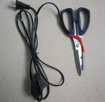 1pcs Electric Heating tailor scissors Power hot shears knife heated pen working indicator for cloth cutting
1pcs Electric Heating tailor scissors Power hot shears knife heated pen working indicator for cloth cutting
