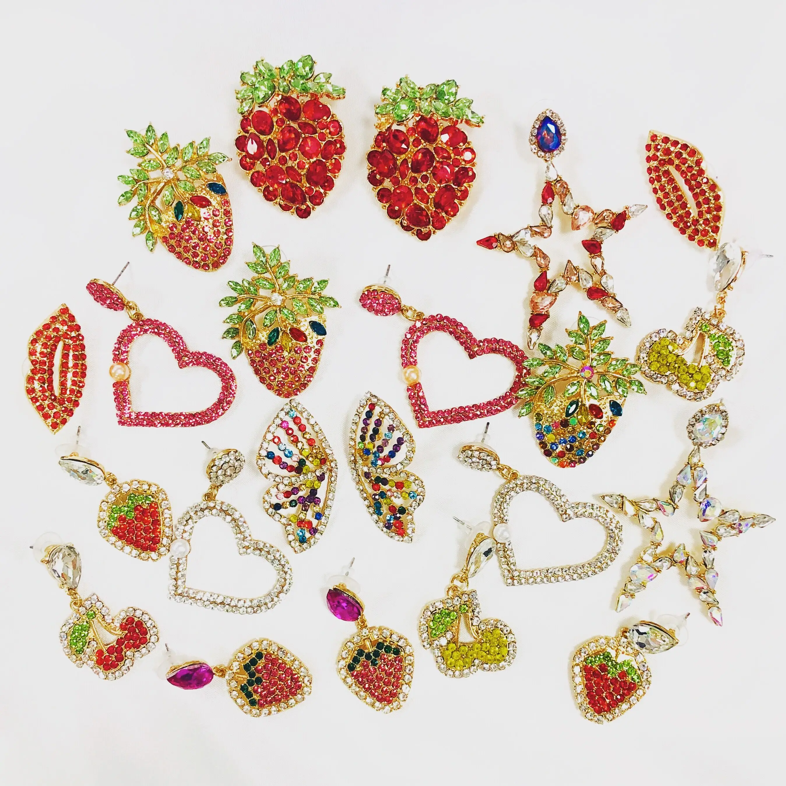 Wholesale JUJIA Trendy Cute Drop Earrings Party Women Crystal Earrings Statement Strawberry Big Earrings Jewelry
Wholesale JUJIA Trendy Cute Drop Earrings Party Women Crystal Earrings Statement Strawberry Big Earrings Jewelry